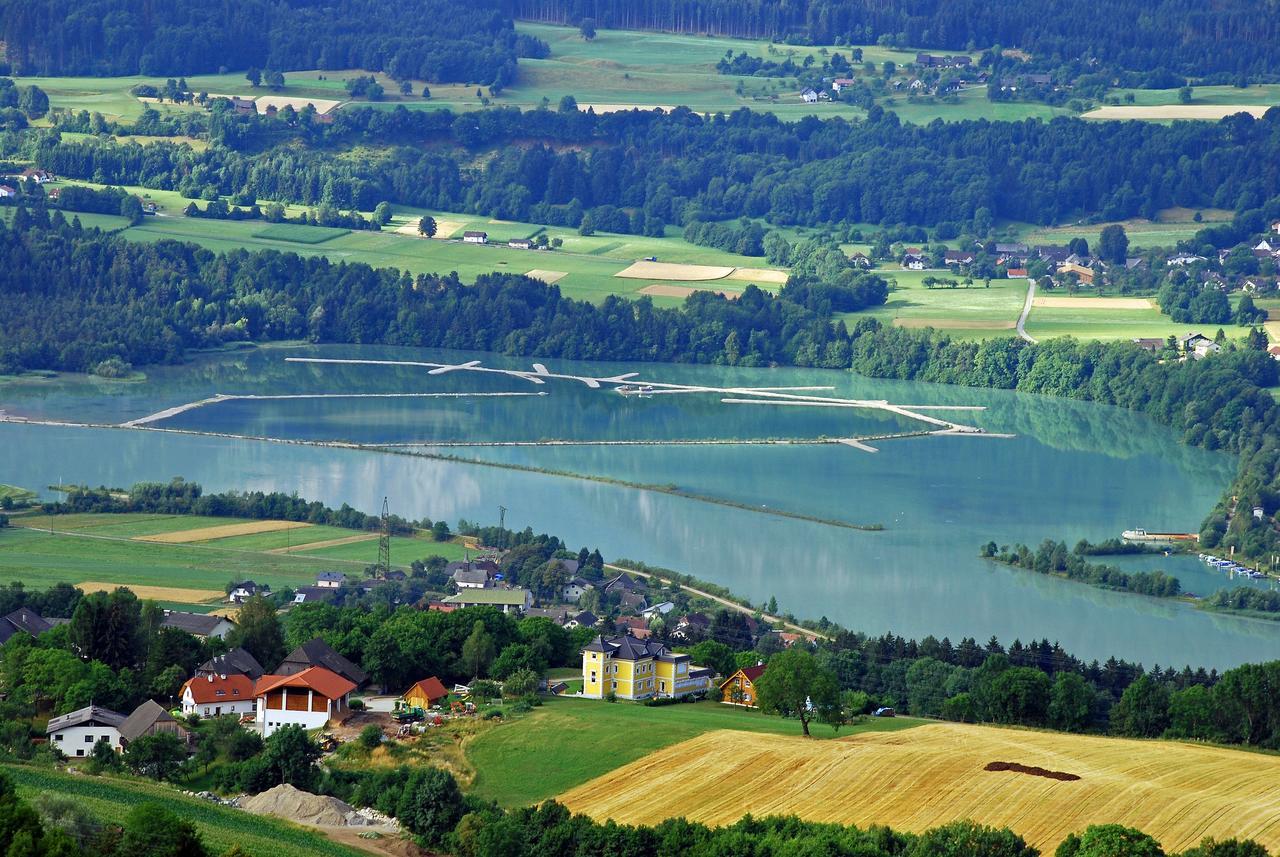 Gasthaus-Gostisce-Trattoria Ogris Hotel Ludmannsdorf Bagian luar foto